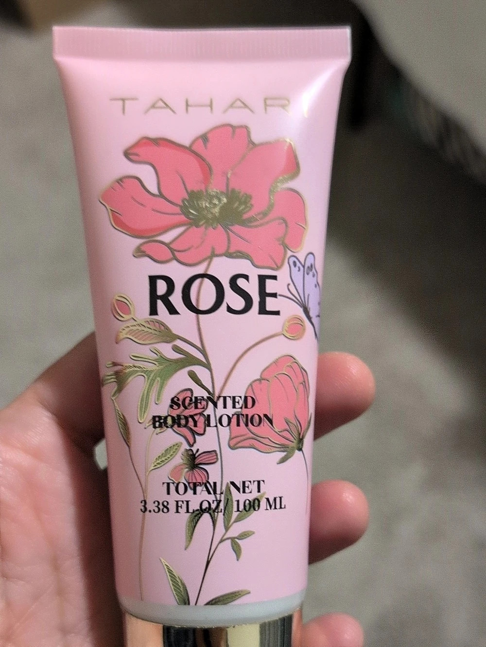 Tahari Rose Scented Body Lotion Pink NWT
